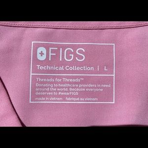 Figs Casma 3 pocket scrub top
